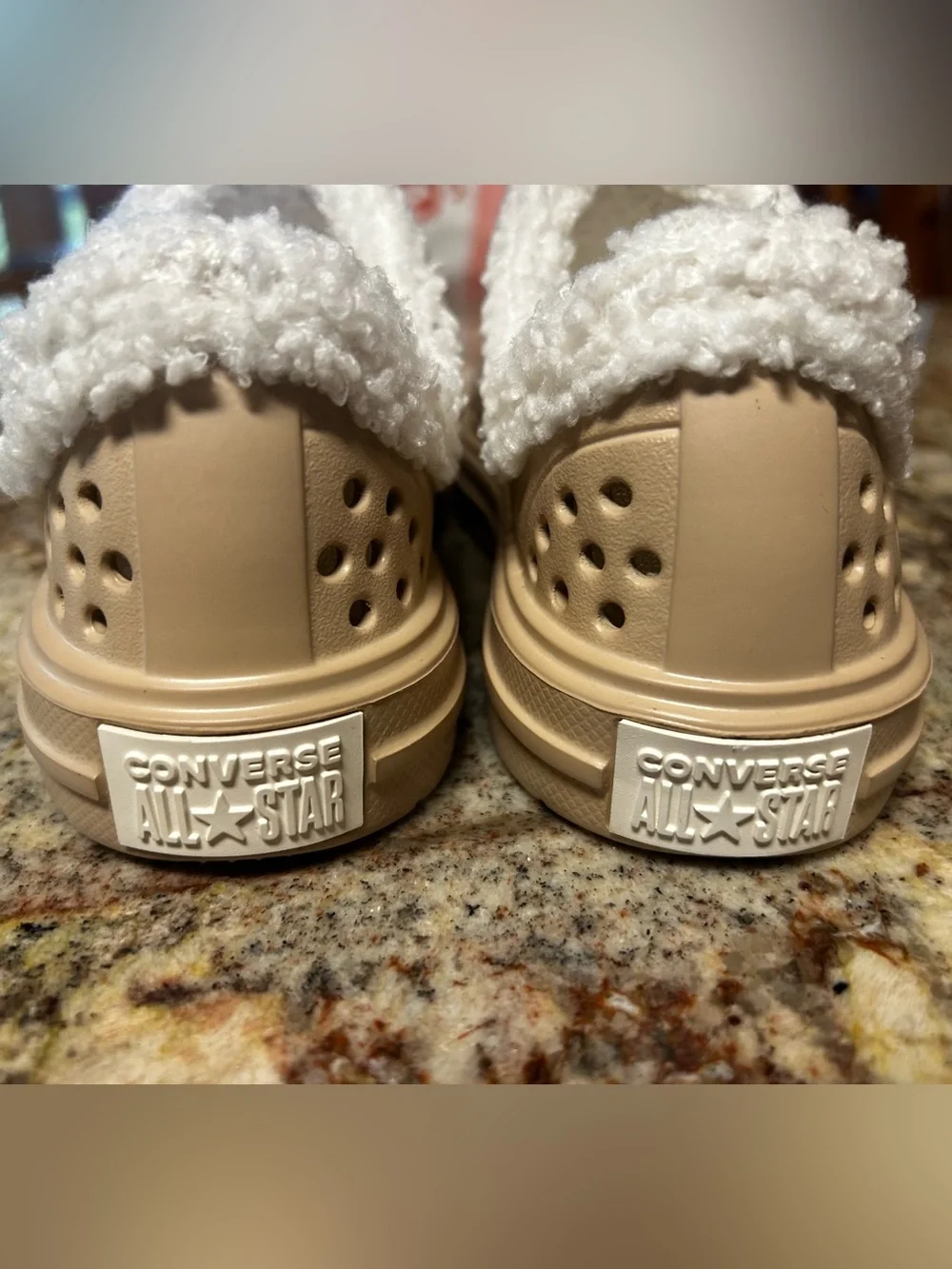 NEW Converse Kids Beige Slip-On Clog-White Sherpa Lining-Girl’s 1 Sneaker Shoe